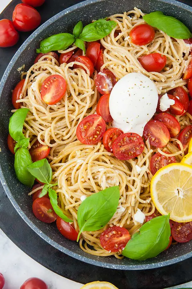 Spaghetti tomates multicolores & buratta - LIV Happy Food