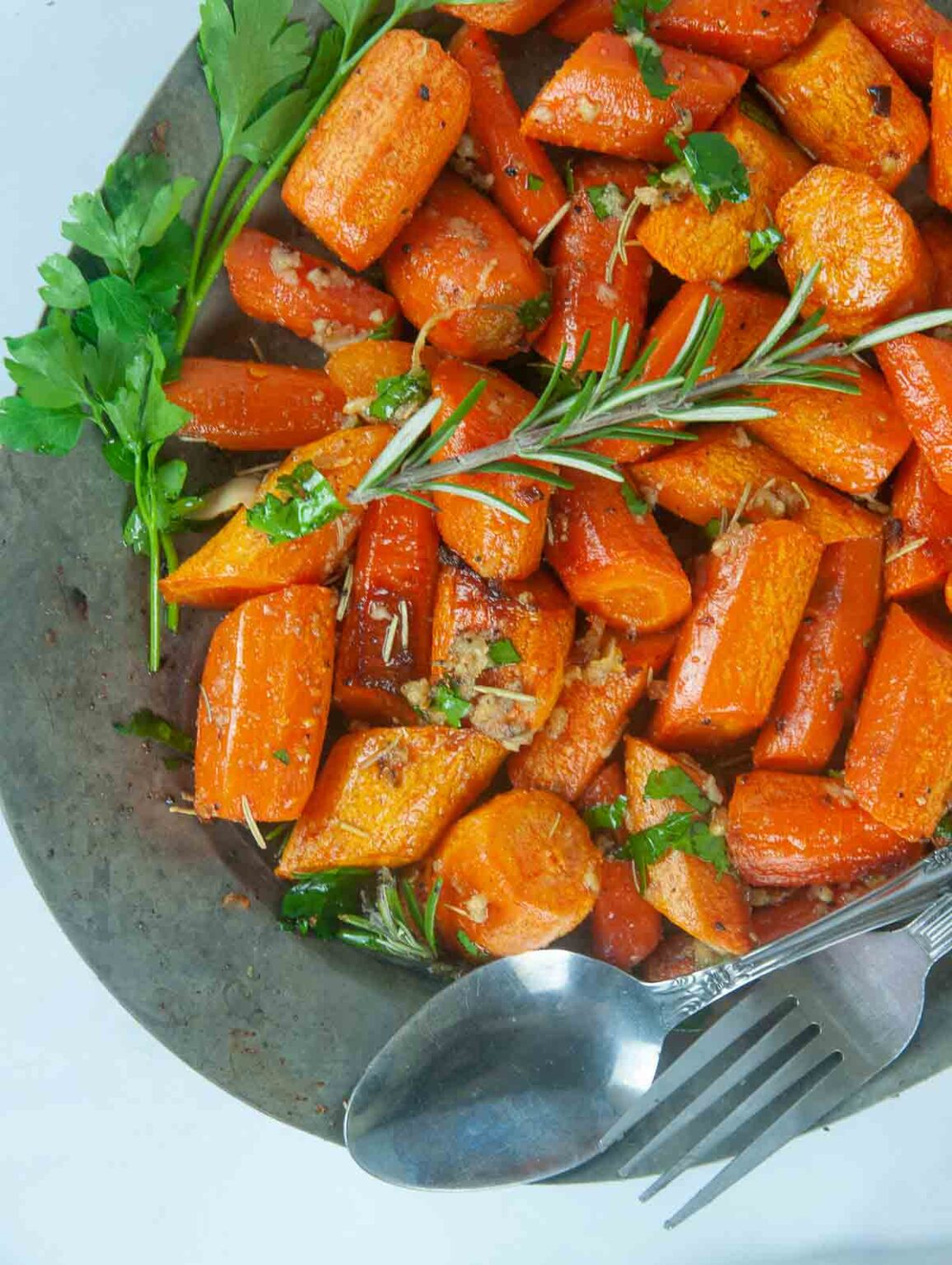 Garlic and Herb Roasted Carrots - Seasoned Sprinkles