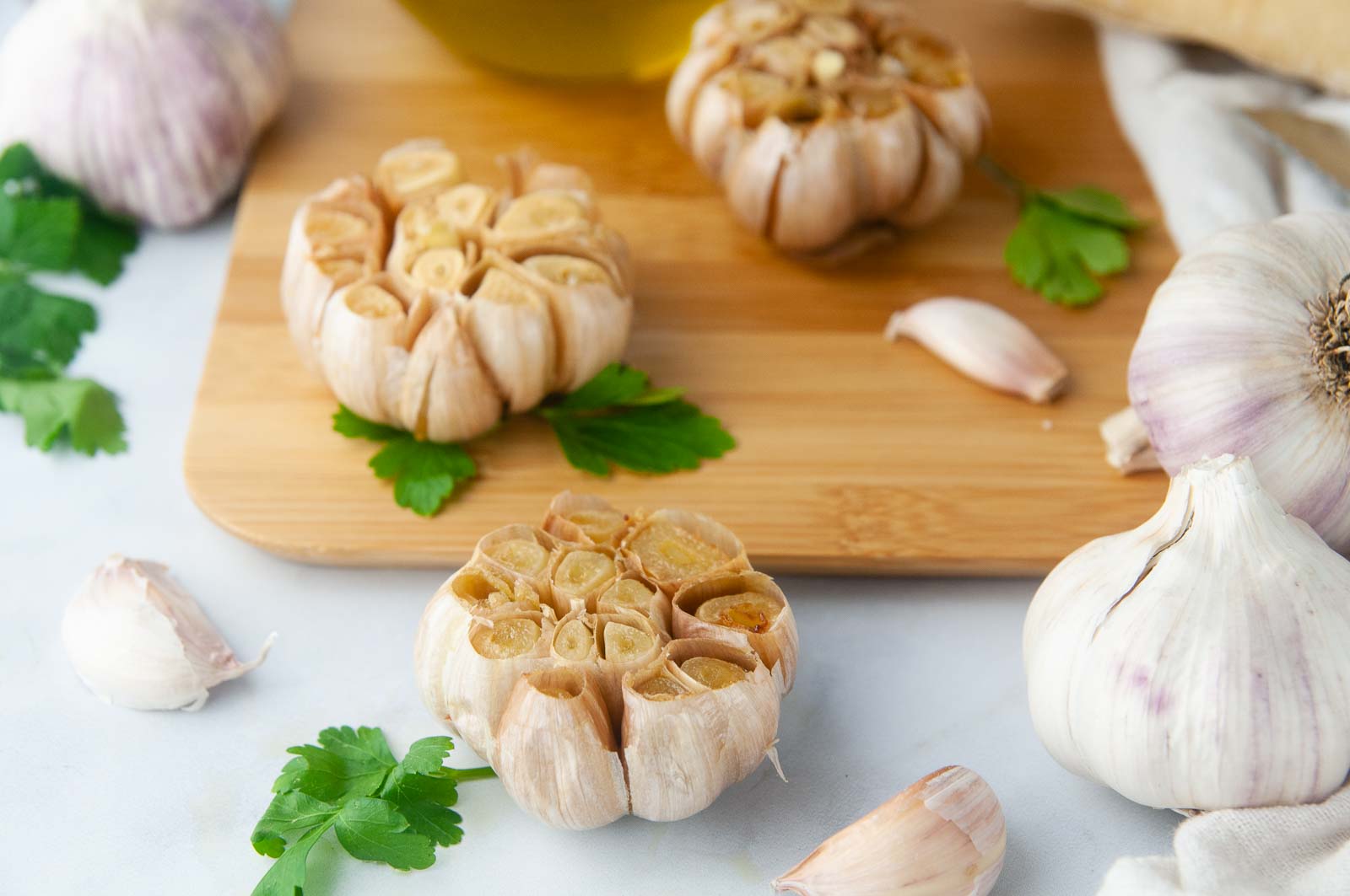 https://www.seasonedsprinkles.com/wp-content/uploads/2021/10/How-to-Roast-Garlic-14.jpg