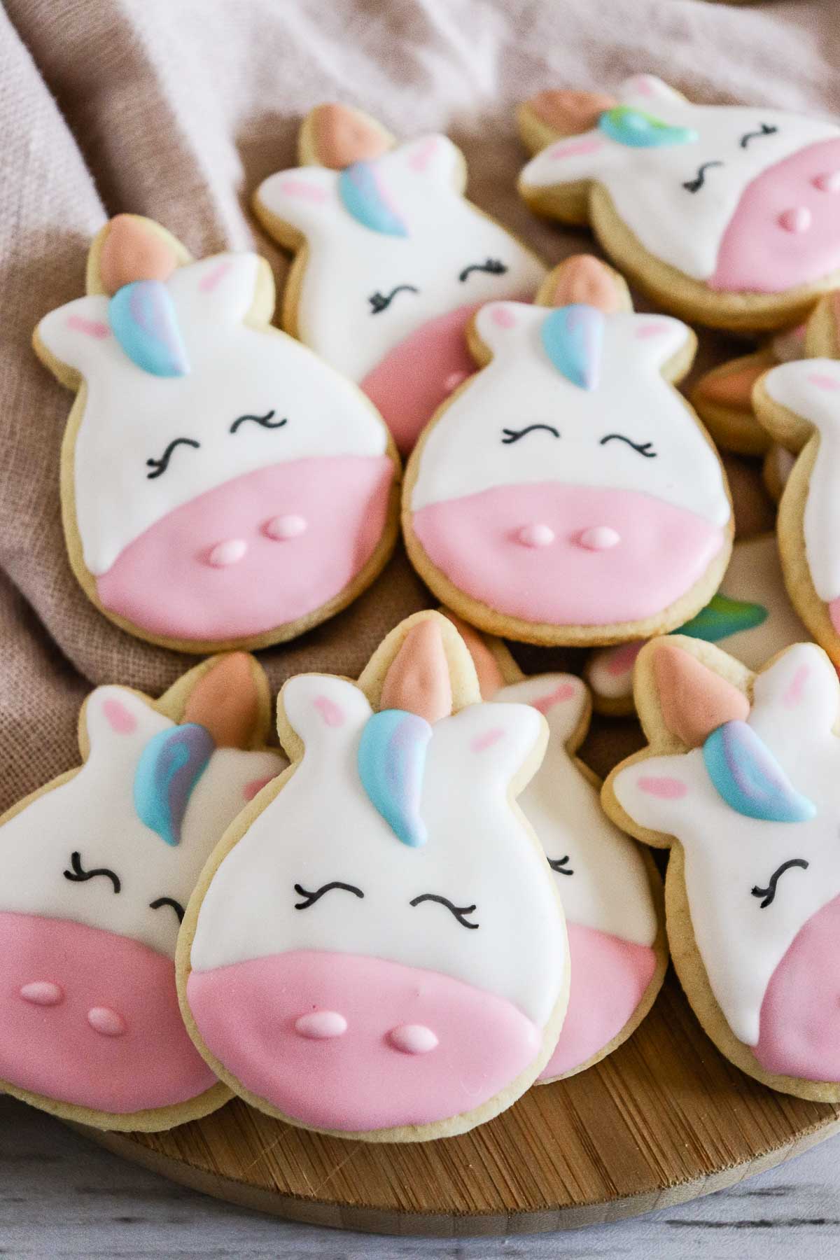 Easy and Adorable Unicorn Sugar Cookies (Unicorn Sugar Cookies ...
