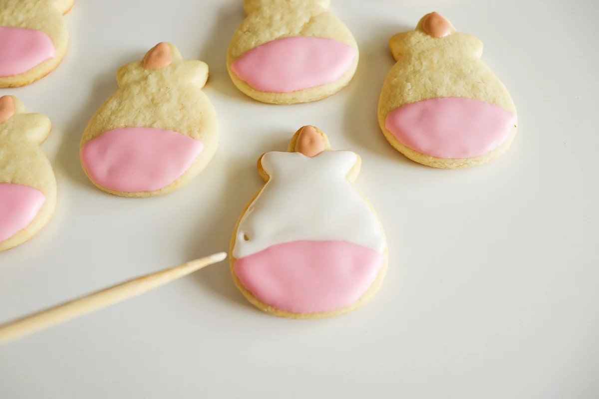 How to Decorate Unicorn Cookies - Seasoned Sprinkles