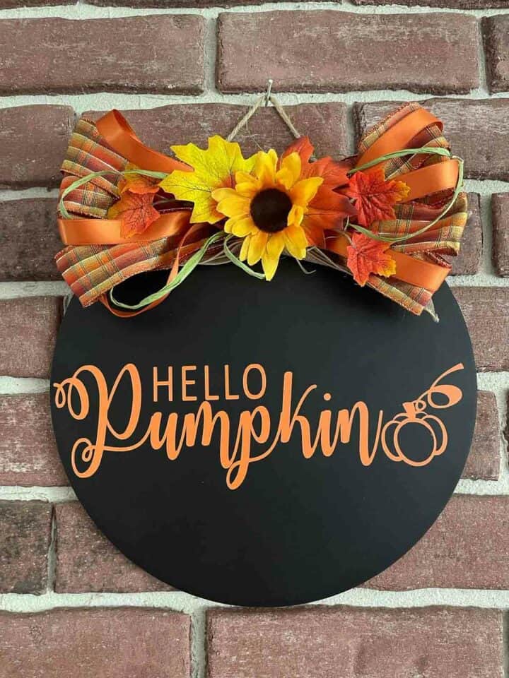 How to Use a Cricut DIY Hello Pumpkin Sign with Pumpkin SVG Free ...