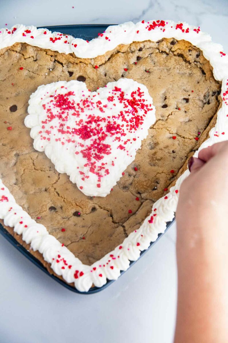 Easy Giant Heart Shaped Chocolate Chip Cookie for Valentine's Day ...