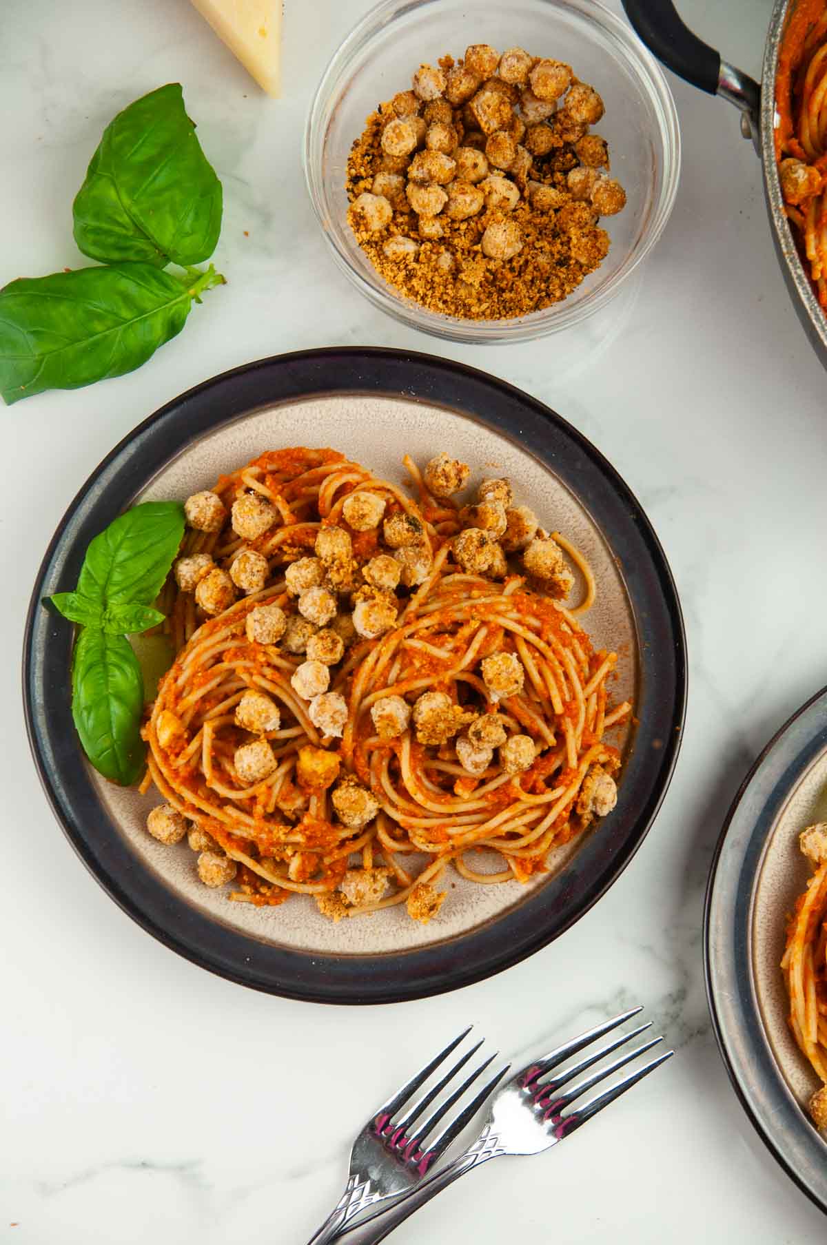 Pasta with Chickpeas (Pasta e Ceci) is a bite of heaven in an easy vegetarian, budget friendly, rustic Italian dinner. Ready in under 30 minutes!