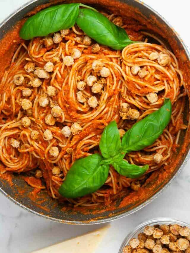 Yummy Vegetarian Pasta with Chickpea Sauce (Pasta e Ceci)