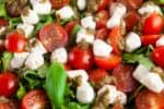 Easy Pesto Caprese Salad (Italian Mozzarella, Tomato, Basil Salad ...