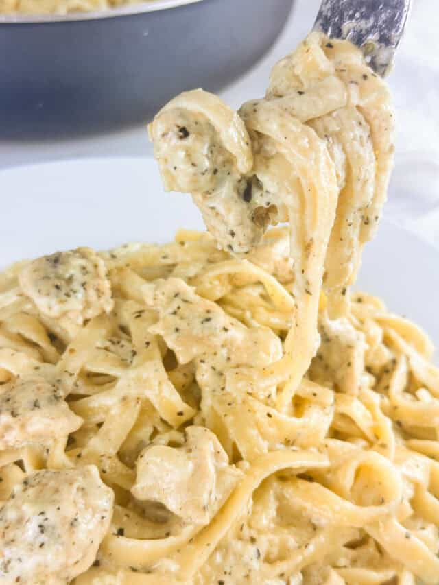 Creamy Chicken and Pasta - Seasoned Sprinkles